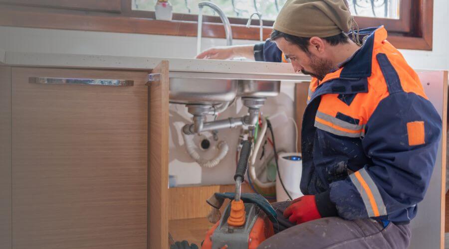 Local expert plumbing services in Silvis, IL
